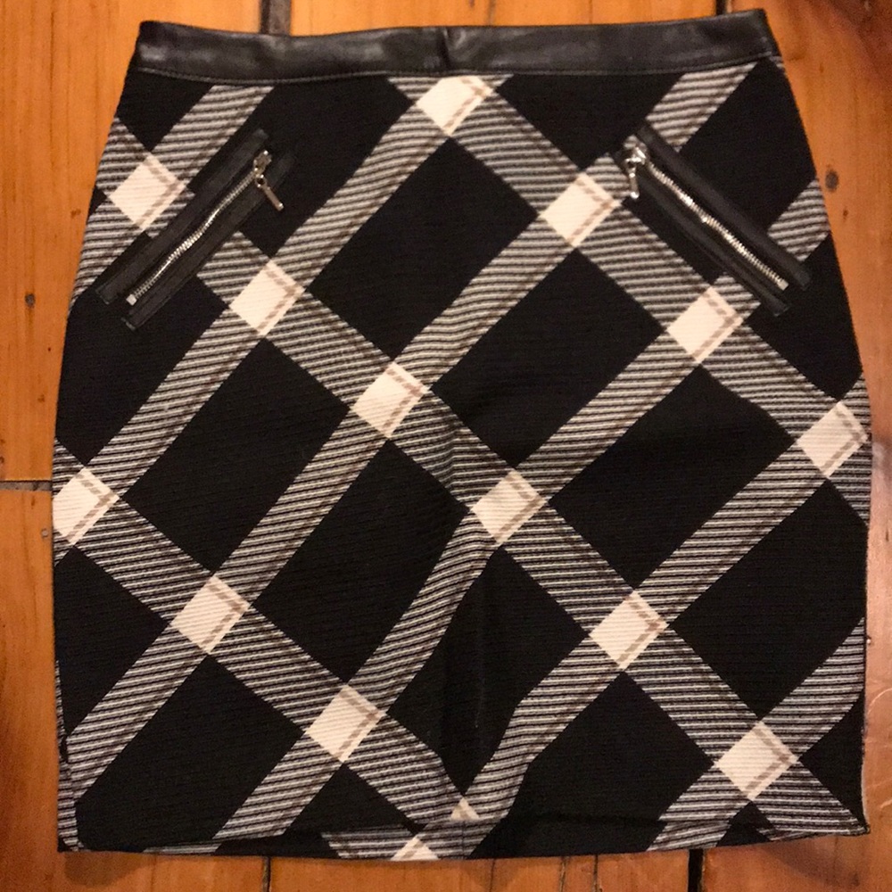 Whit House Black Market checkered pencil skirt